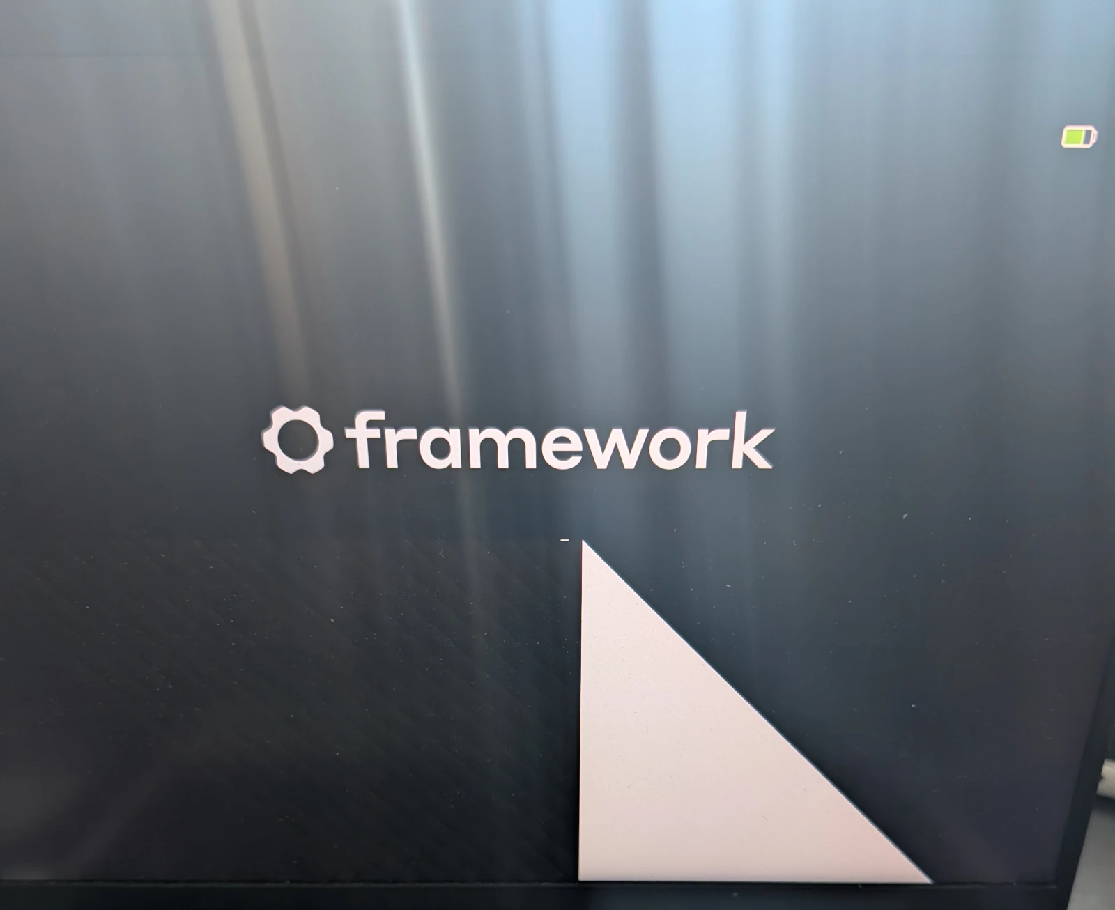Framework BIOS flasher showing a triangle and patterns it's not supposed to show